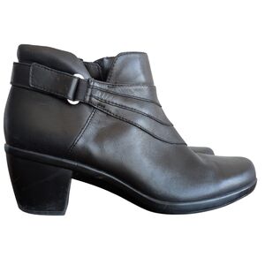 Naturalizer Women's 9‎ Black Leather Ankle Boots with Heels